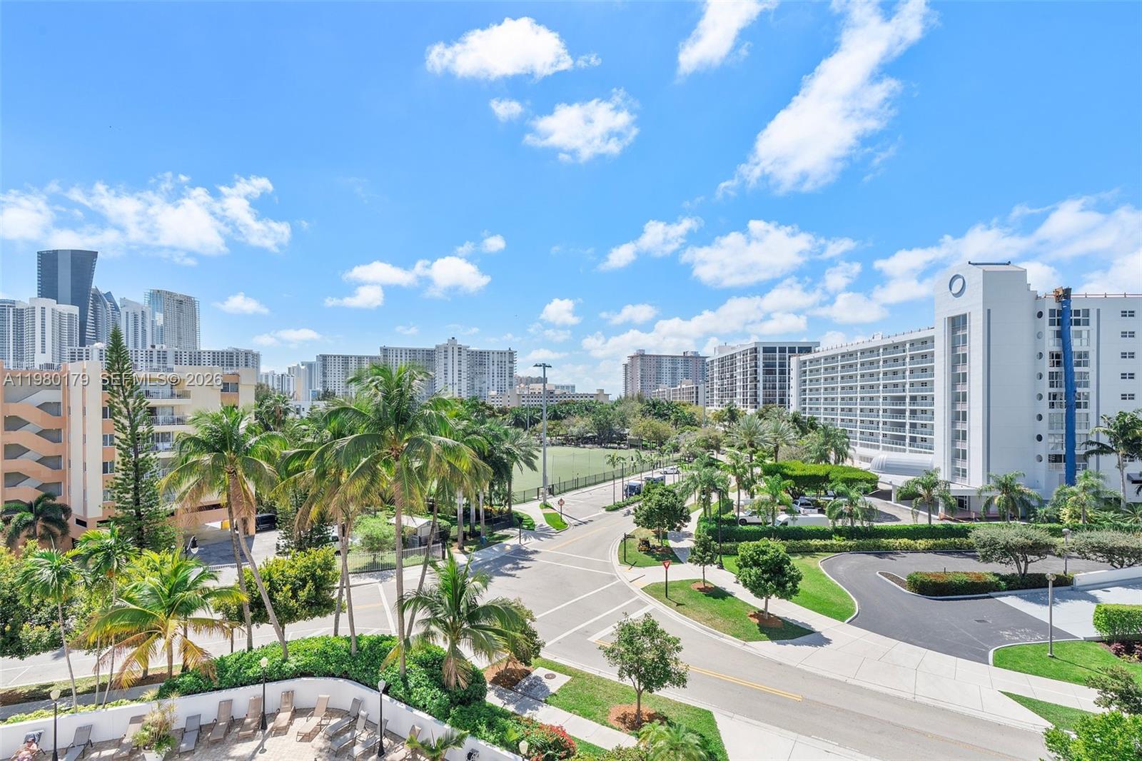 17801 N Bay Rd # 607