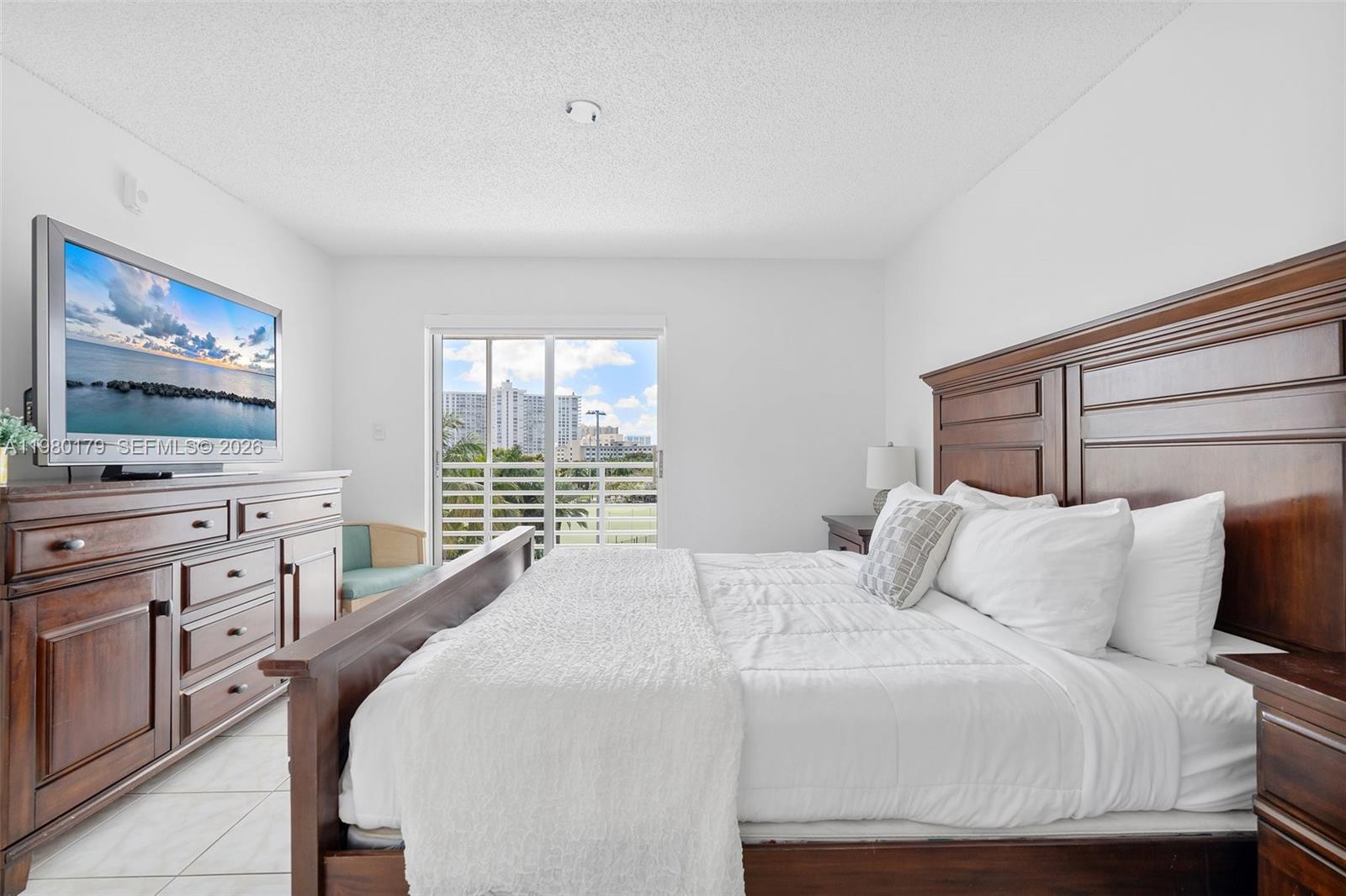 17801 N Bay Rd # 607