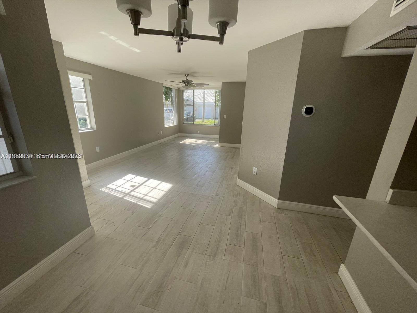 2811 N Oakland Forest Dr # 110