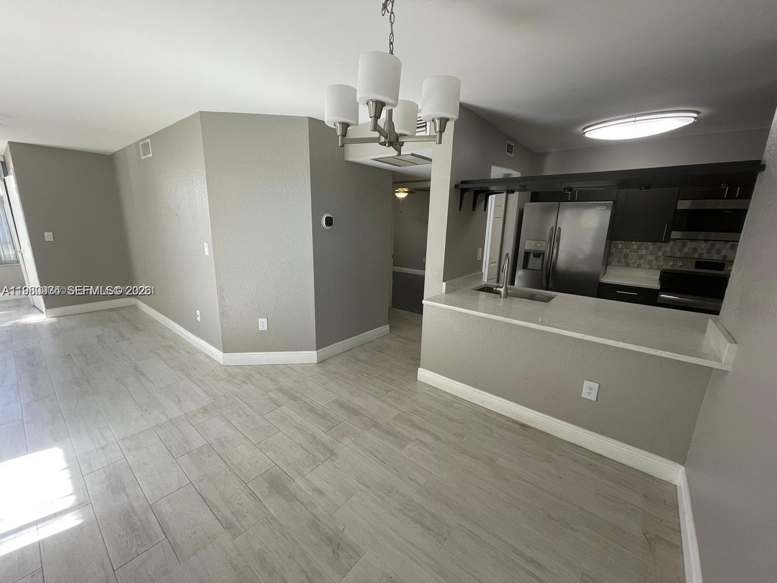 2811 N Oakland Forest Dr # 110