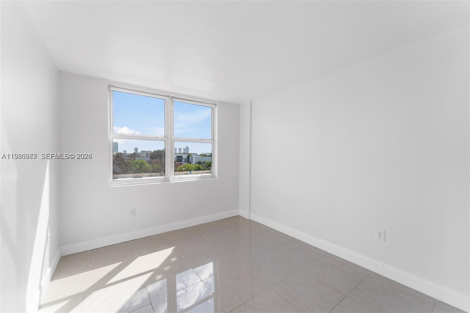 17890 W Dixie Hwy # 501