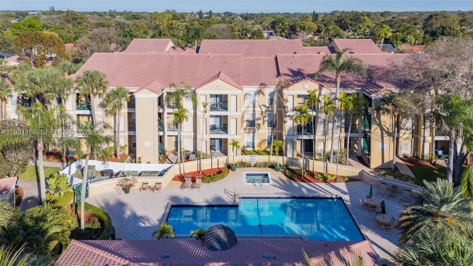 875 Riverside Dr # 712