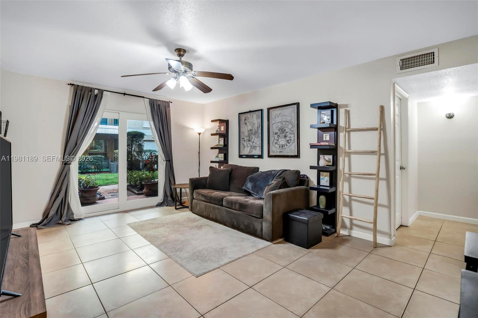 875 Riverside Dr # 712