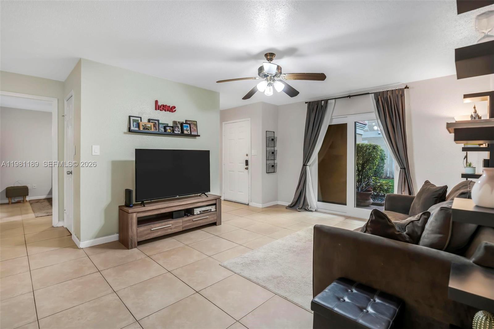 875 Riverside Dr # 712