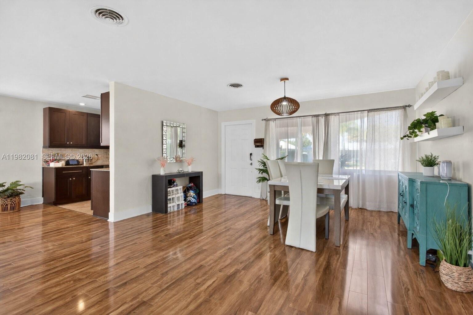 2136 NE 56th Pl