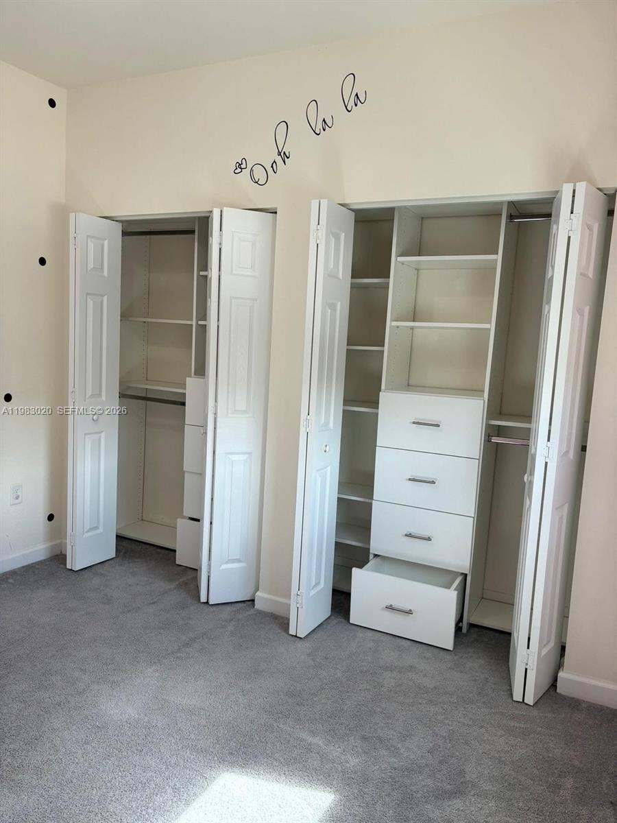 3337 W 105th Ter