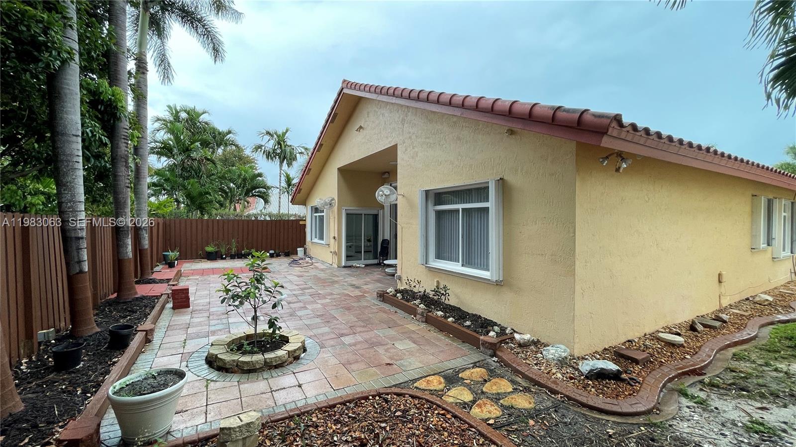 11581 SW 10th Ct