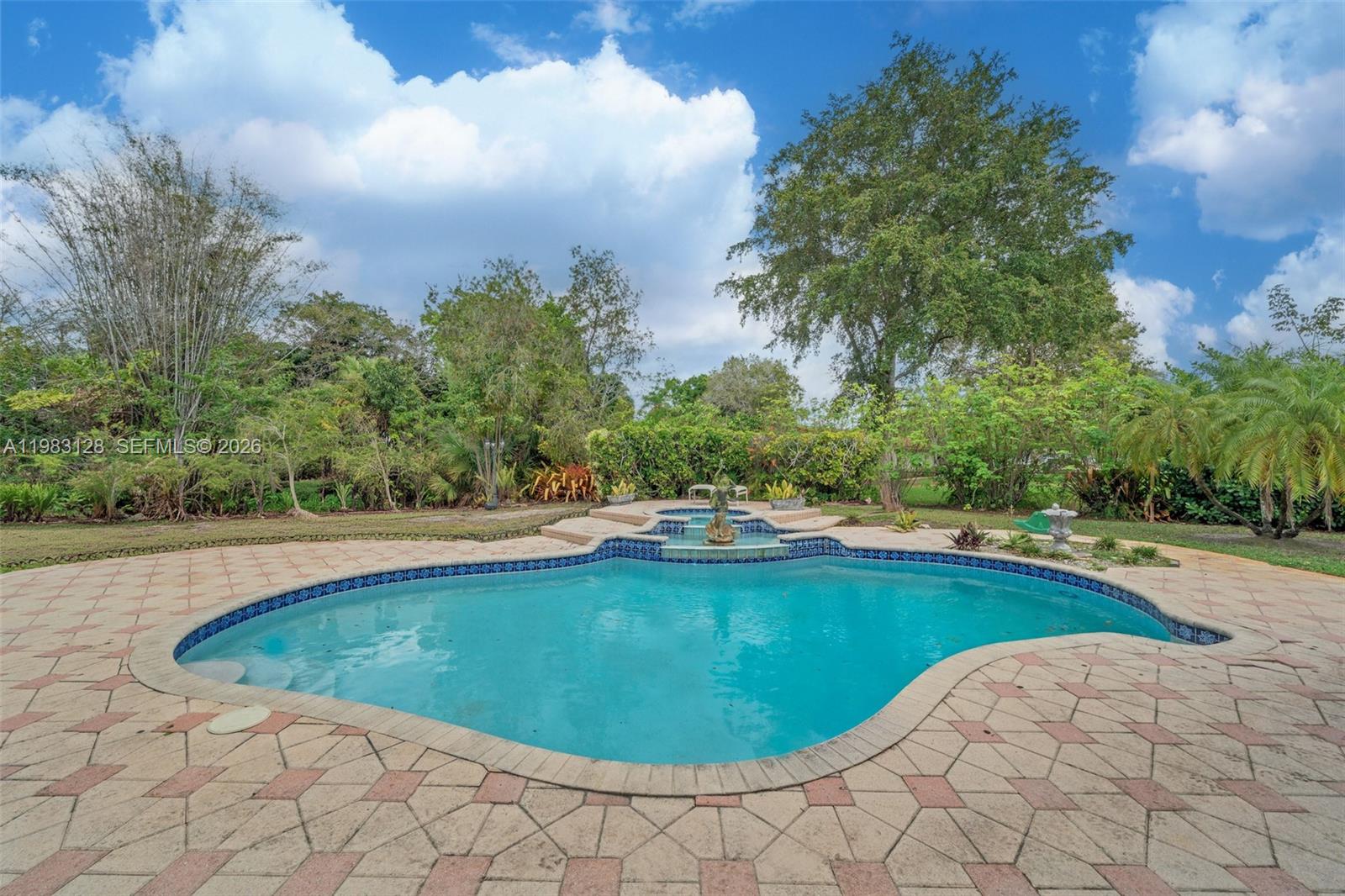 9675 NW 39th Ct