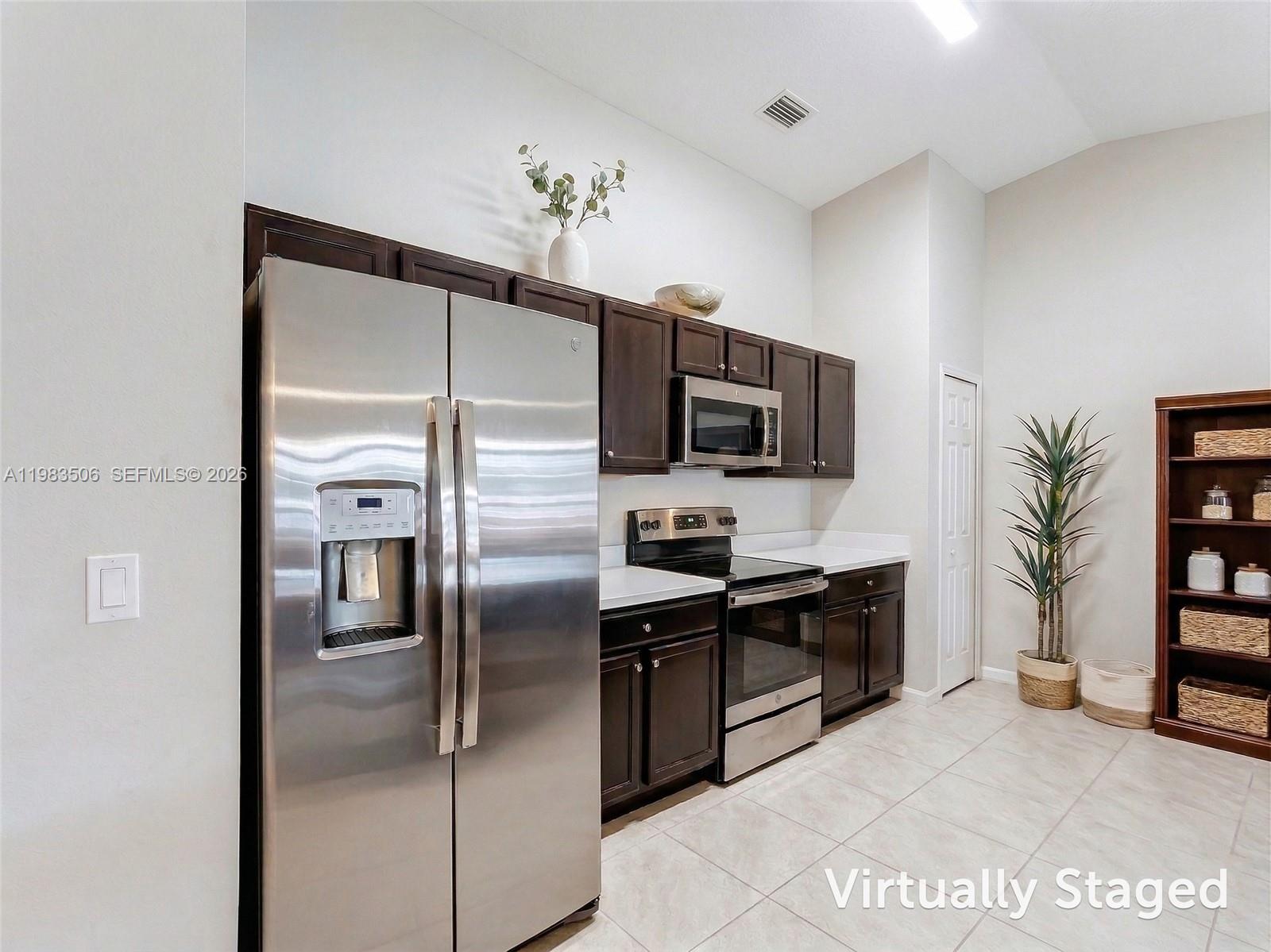 865 SW Mccracken Ave, Port St. Lucie