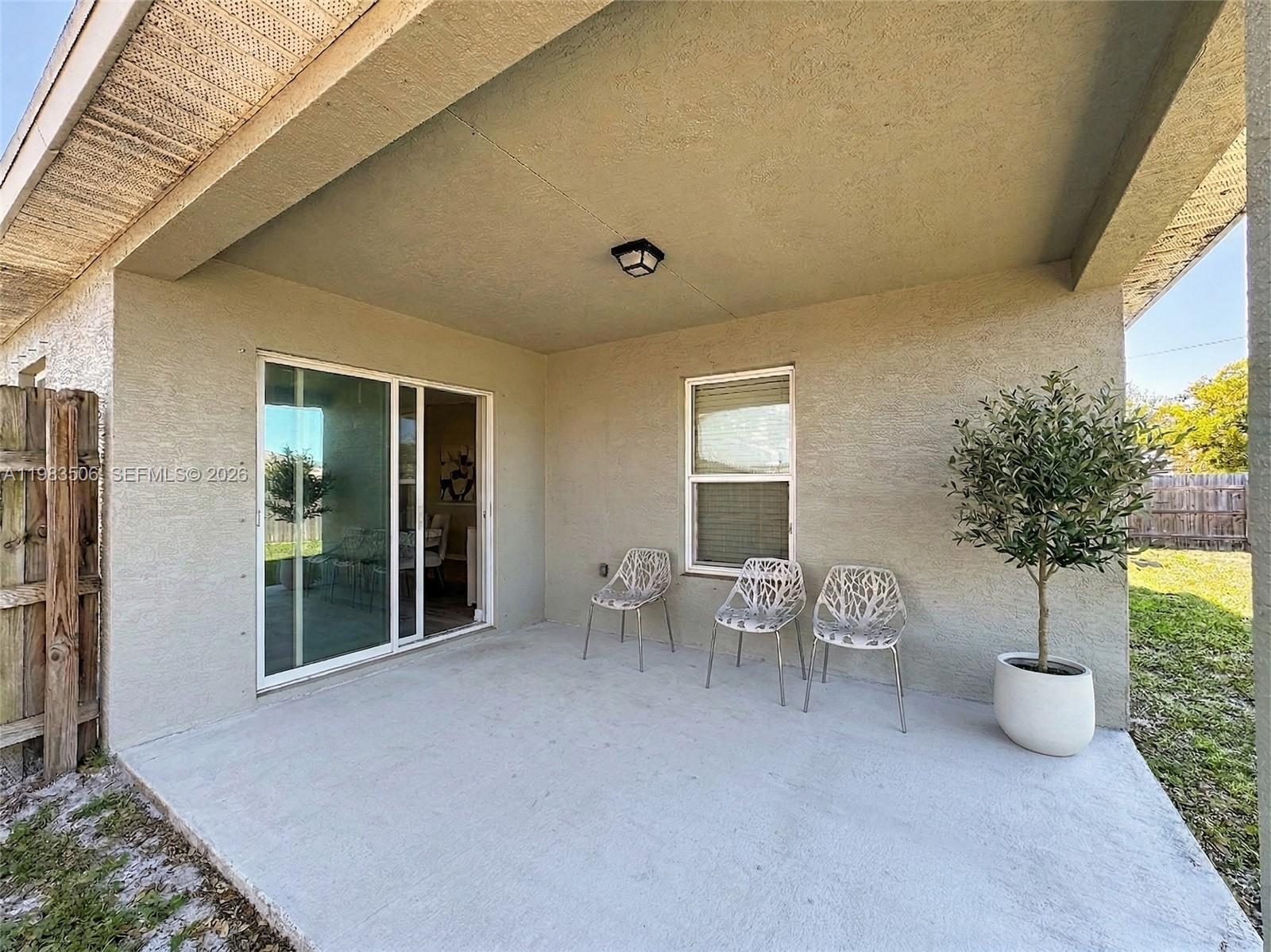 865 SW Mccracken Ave, Port St. Lucie