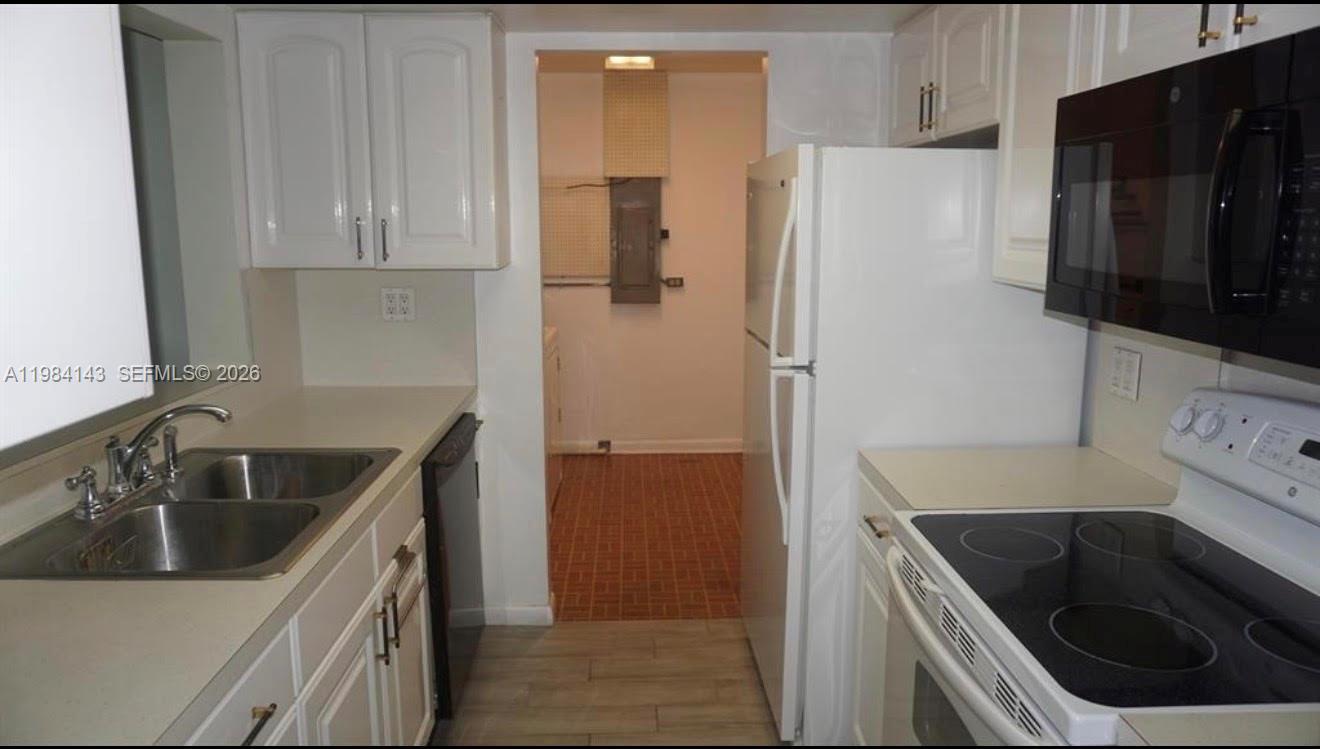 328 Riverdale Rd