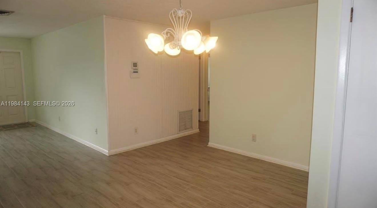 328 Riverdale Rd
