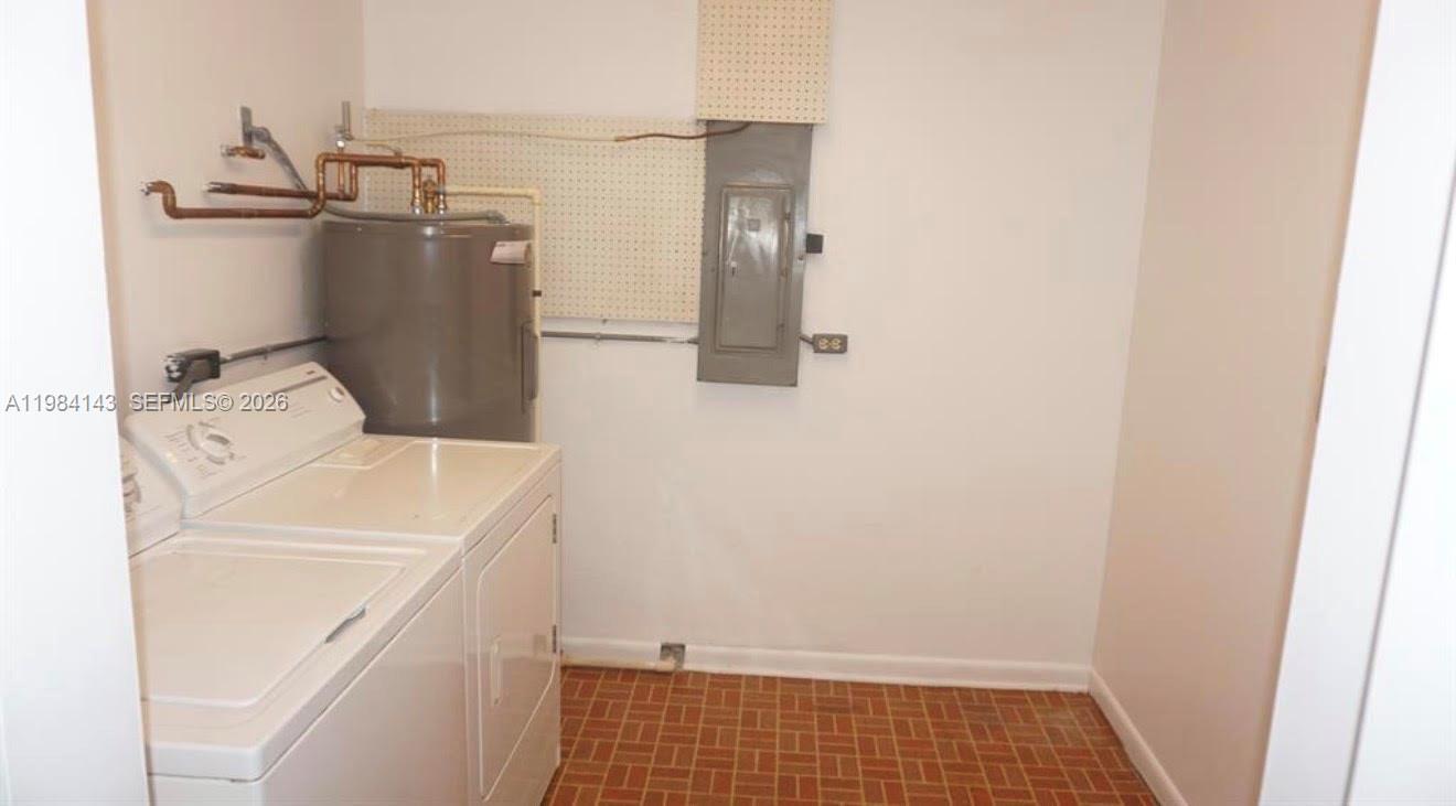 328 Riverdale Rd