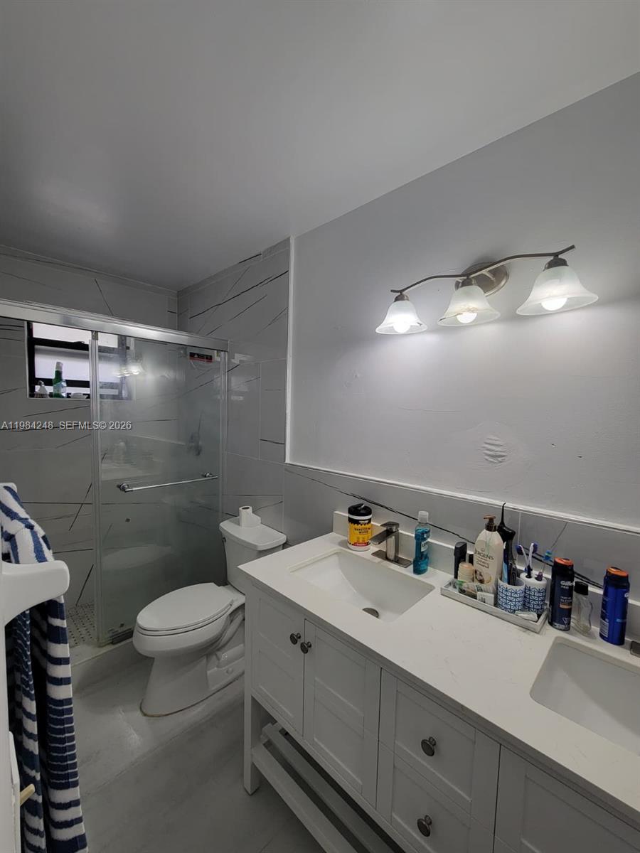 9787 Riverside Dr # 4 Unit: 62-4