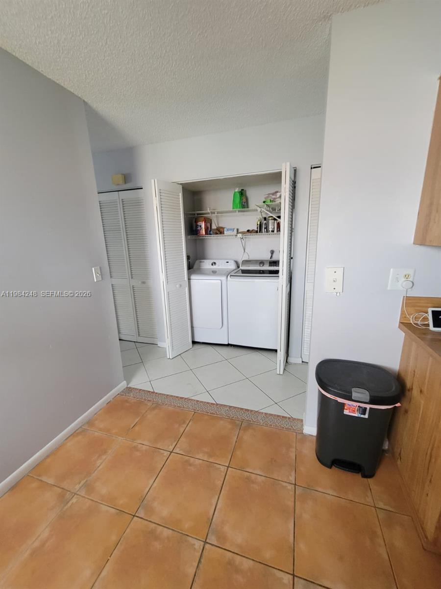 9787 Riverside Dr # 4 Unit: 62-4