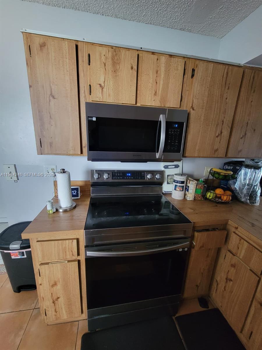 9787 Riverside Dr # 4 Unit: 62-4