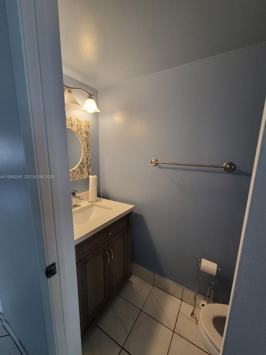 9787 Riverside Dr # 4 Unit: 62-4