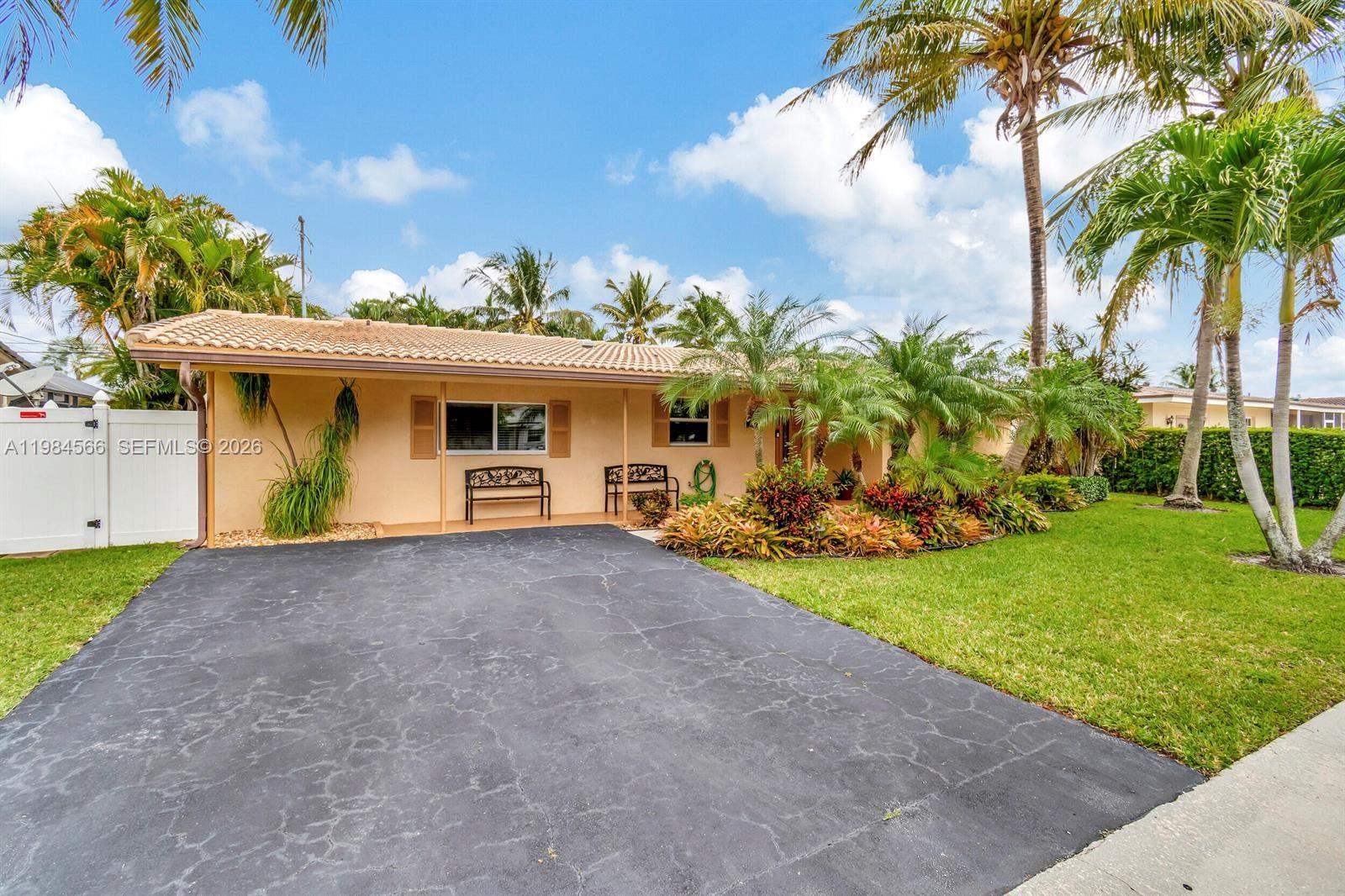 11 Forest Hills Ln