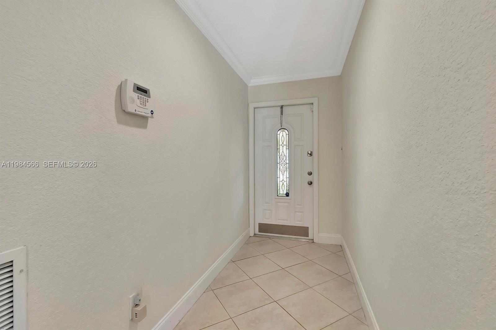 11 Forest Hills Ln
