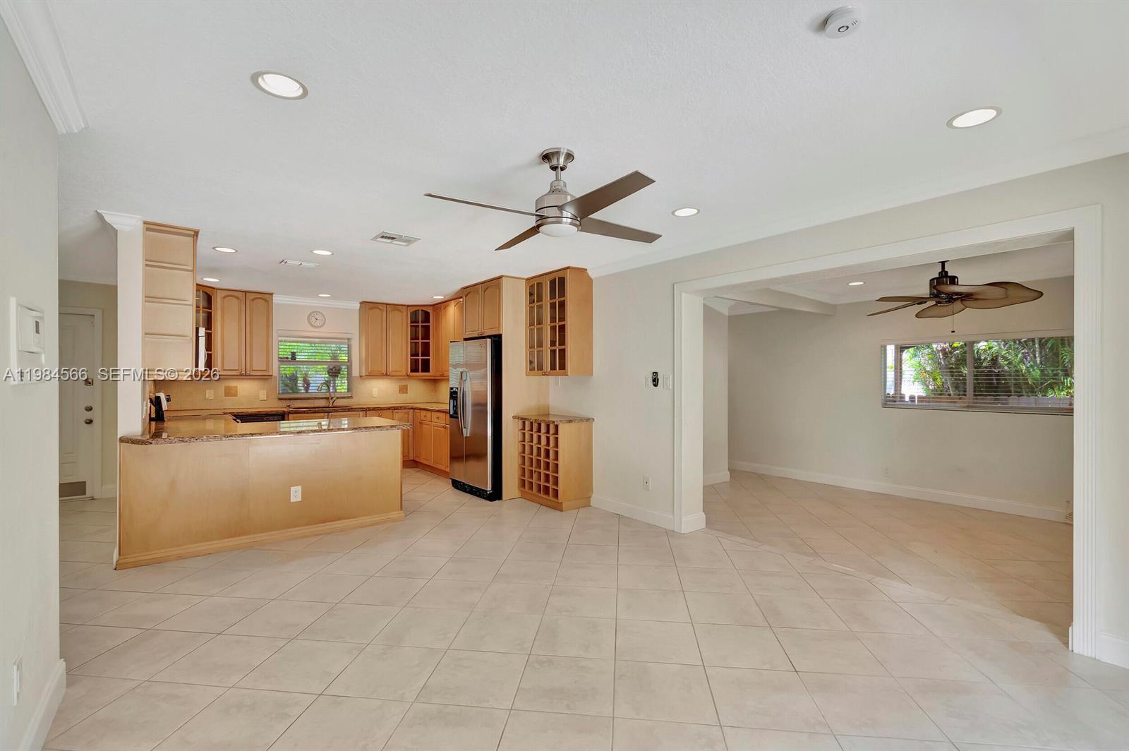 11 Forest Hills Ln