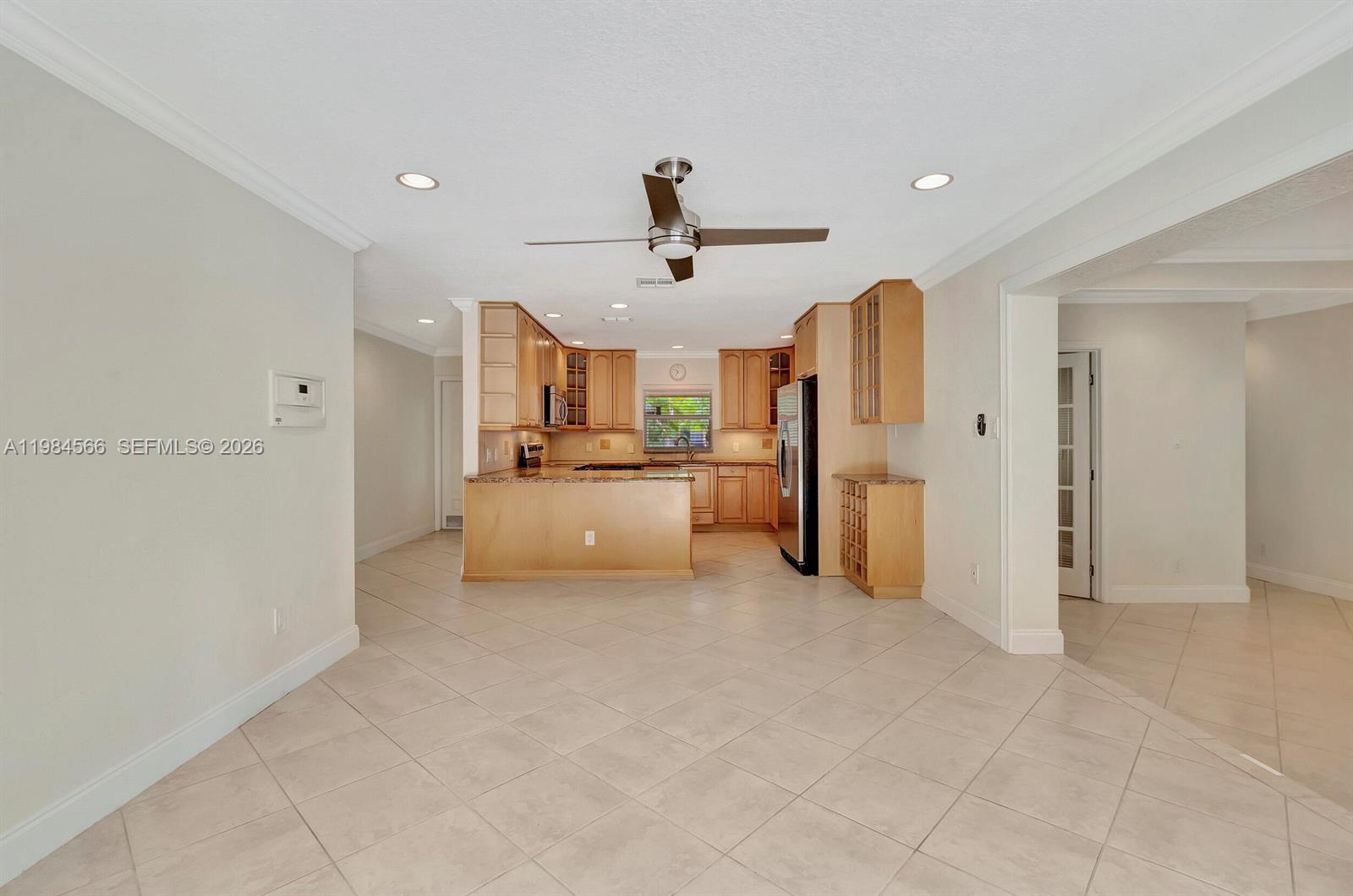 11 Forest Hills Ln