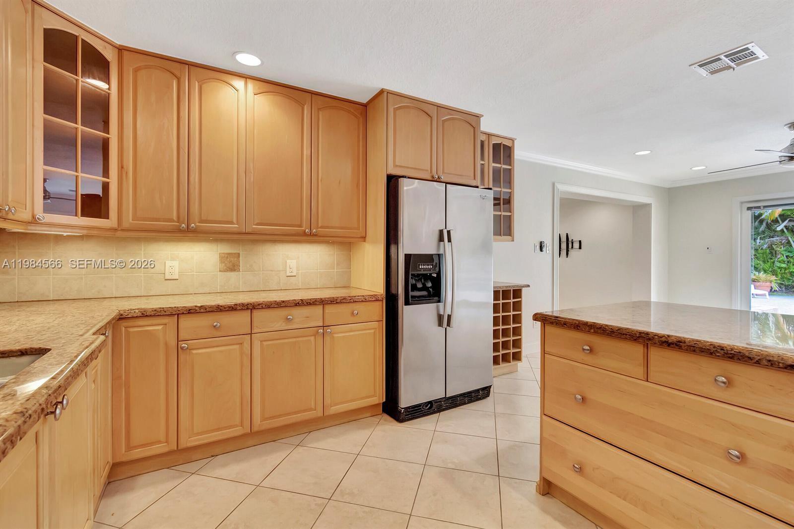 11 Forest Hills Ln