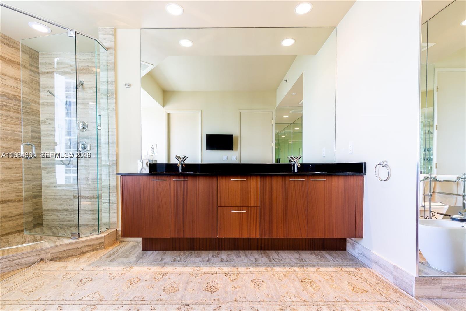 16001 Collins Ave # 1106