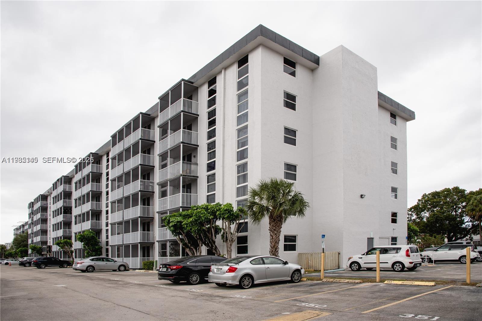 16950 W Dixie Hwy # 529 Unit: A-529
