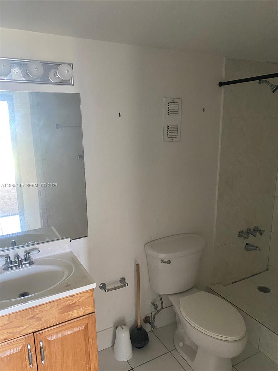 16950 W Dixie Hwy # 529 Unit: A-529