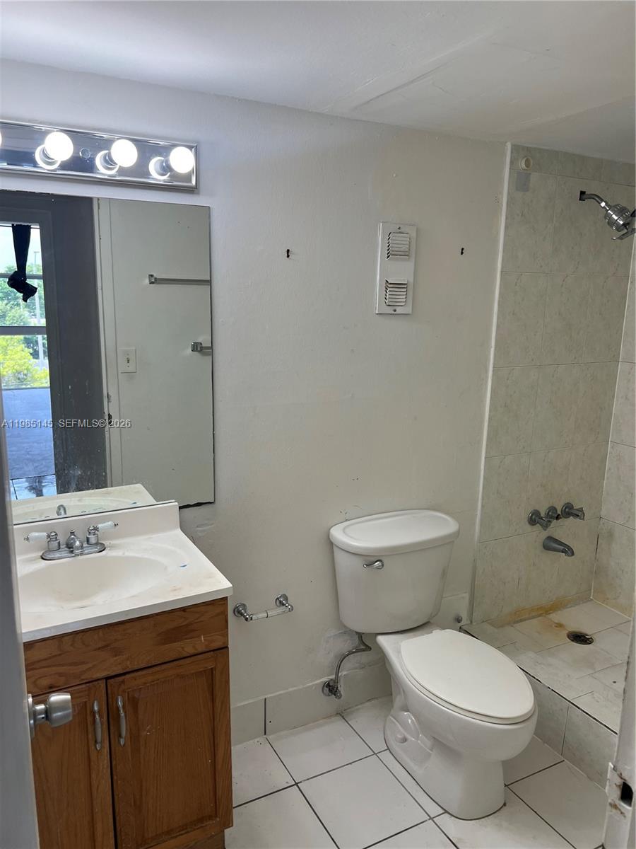 16950 W Dixie Hwy # 529 Unit: A-529