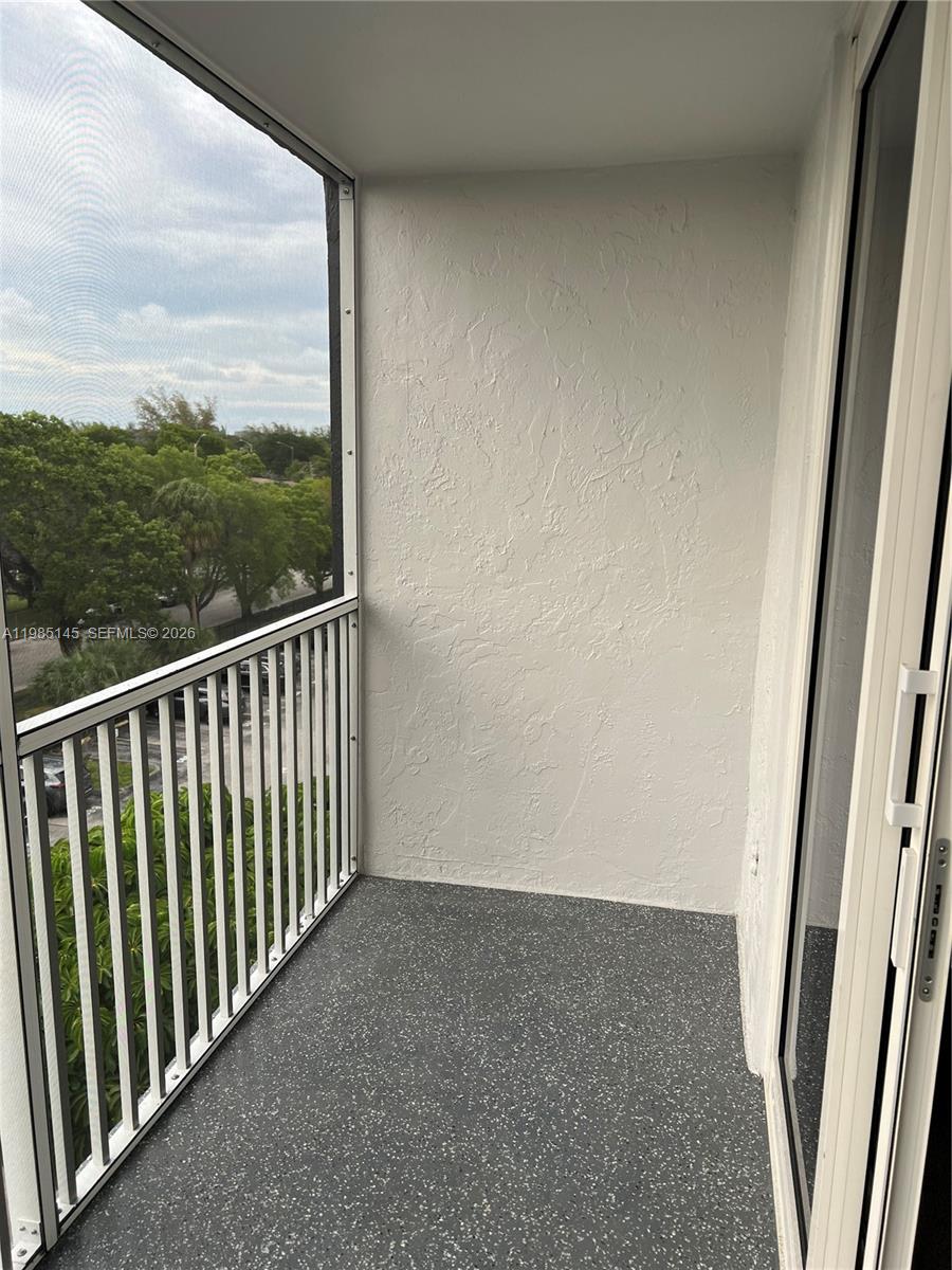 16950 W Dixie Hwy # 529 Unit: A-529