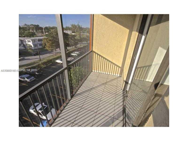 16950 W Dixie Hwy # 529 Unit: A-529