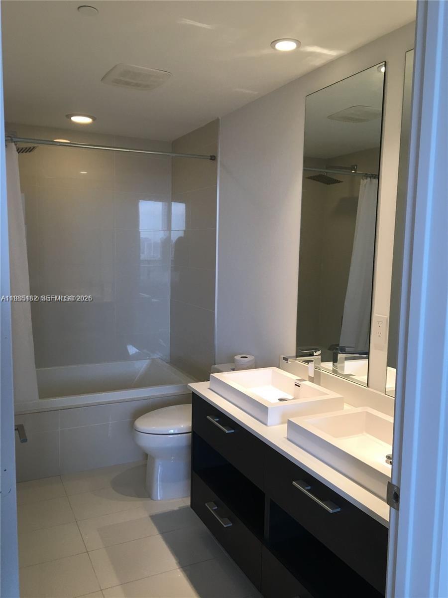 55 SW 9th St # 2901