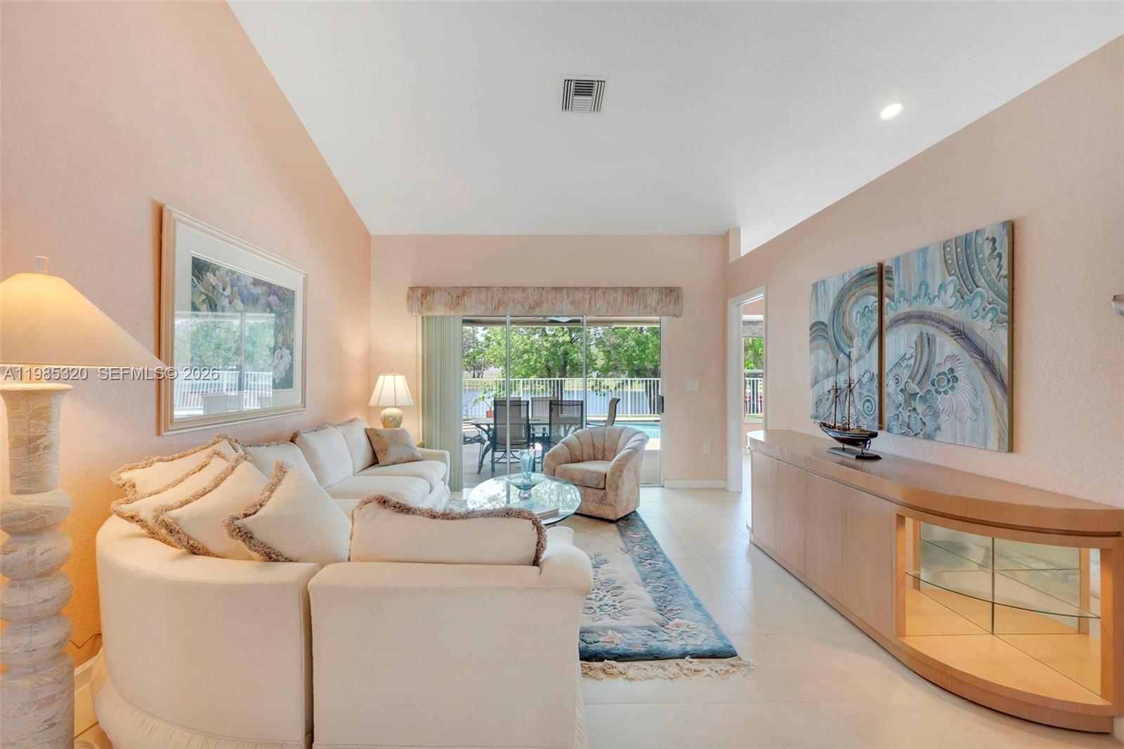 4927 NW 67th Ave