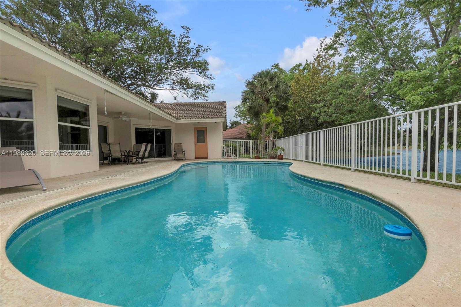4927 NW 67th Ave