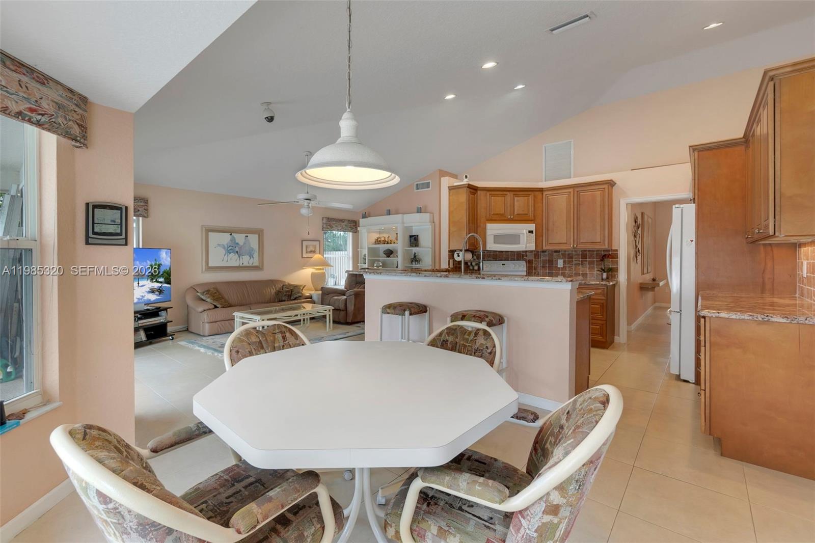 4927 NW 67th Ave