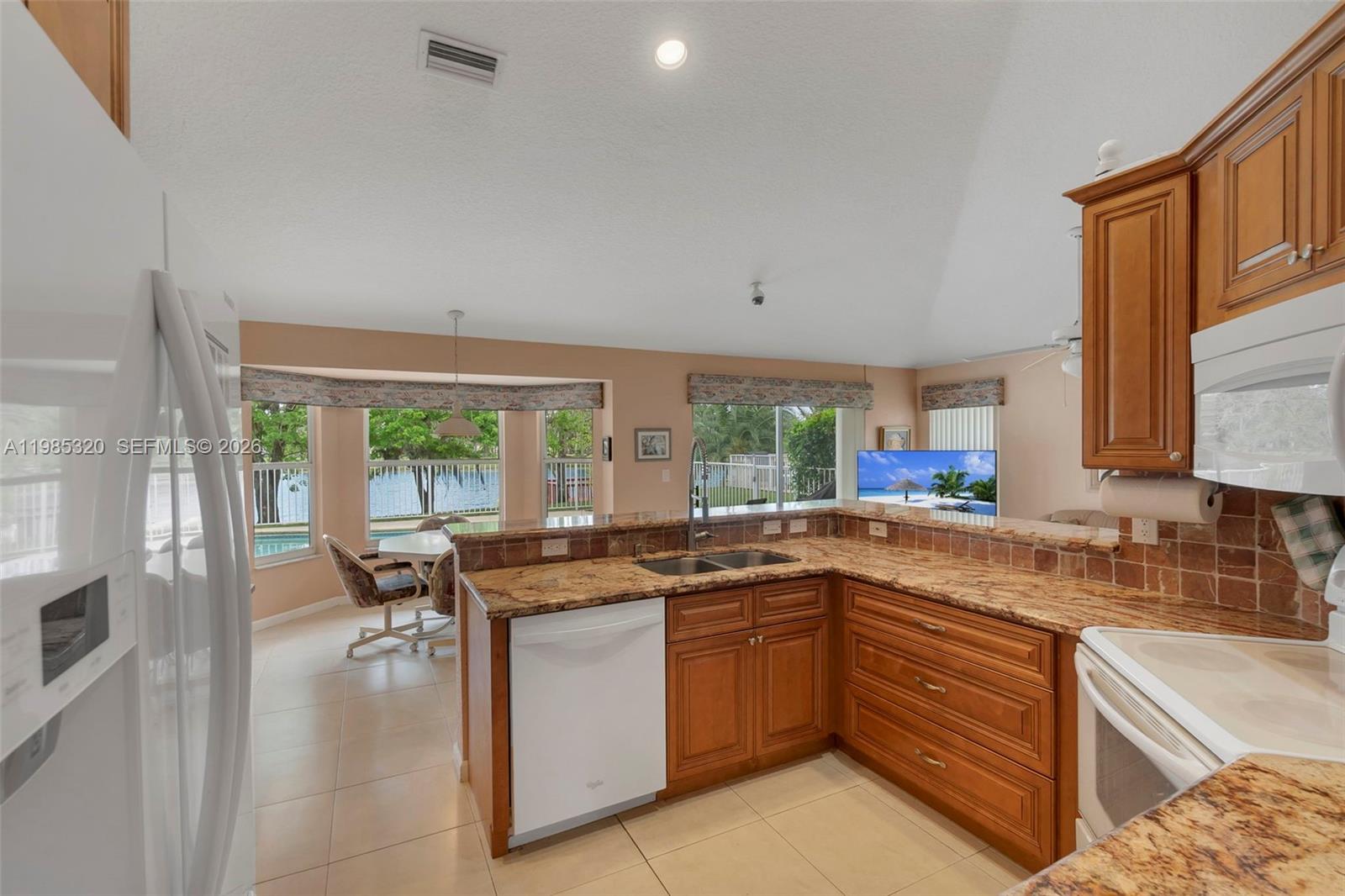 4927 NW 67th Ave