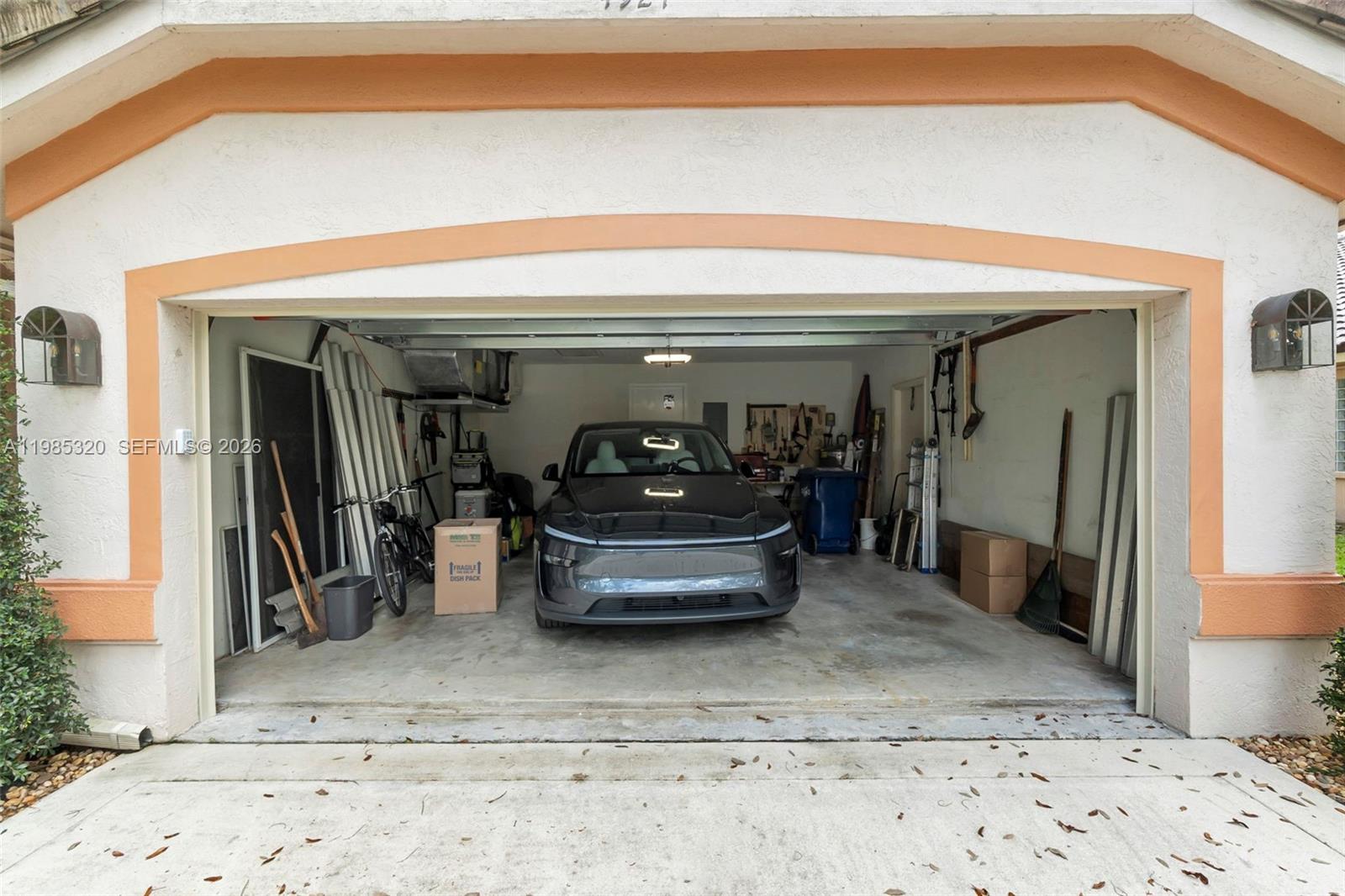 4927 NW 67th Ave