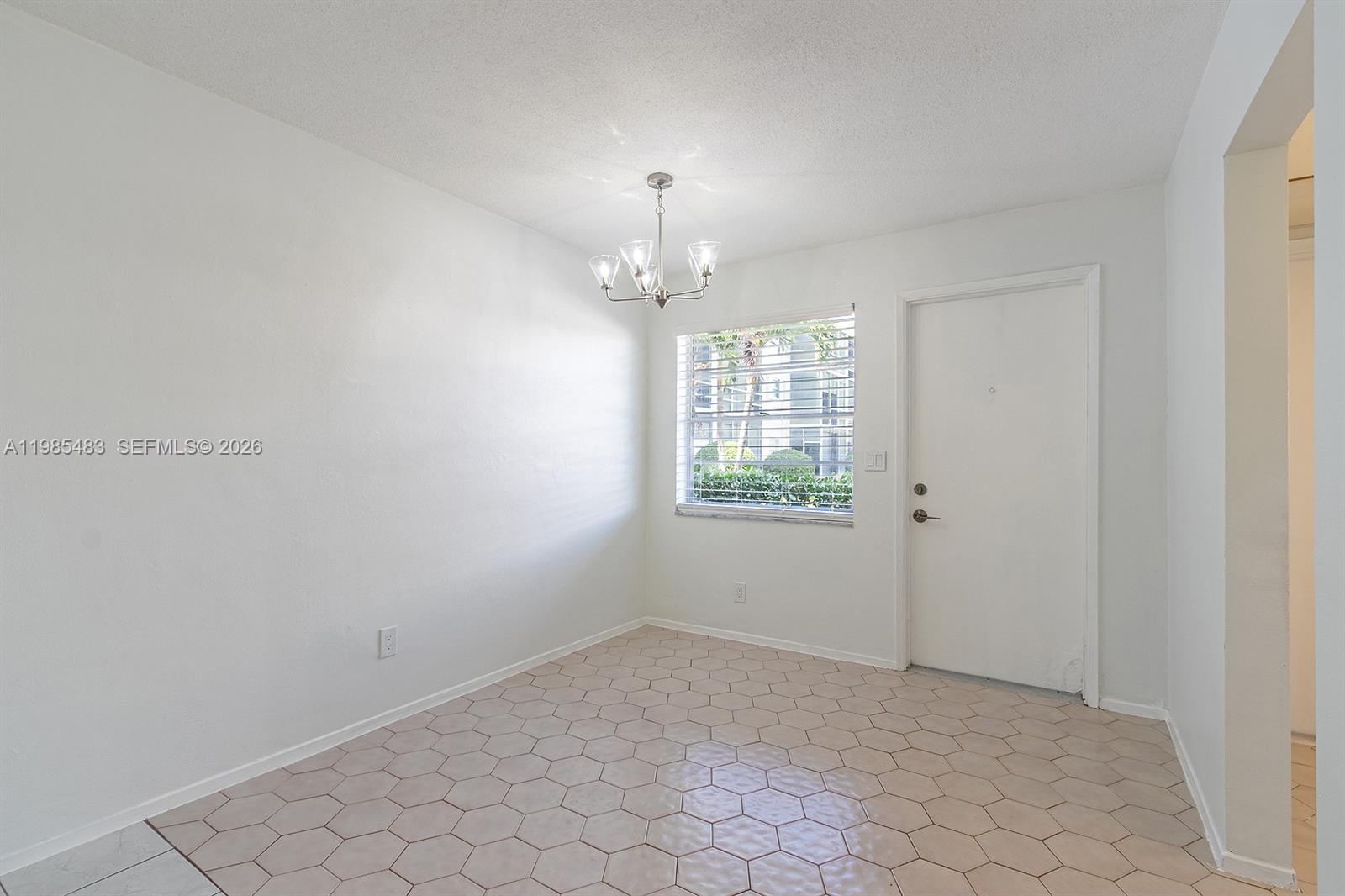 700 Layne Blvd # 118
