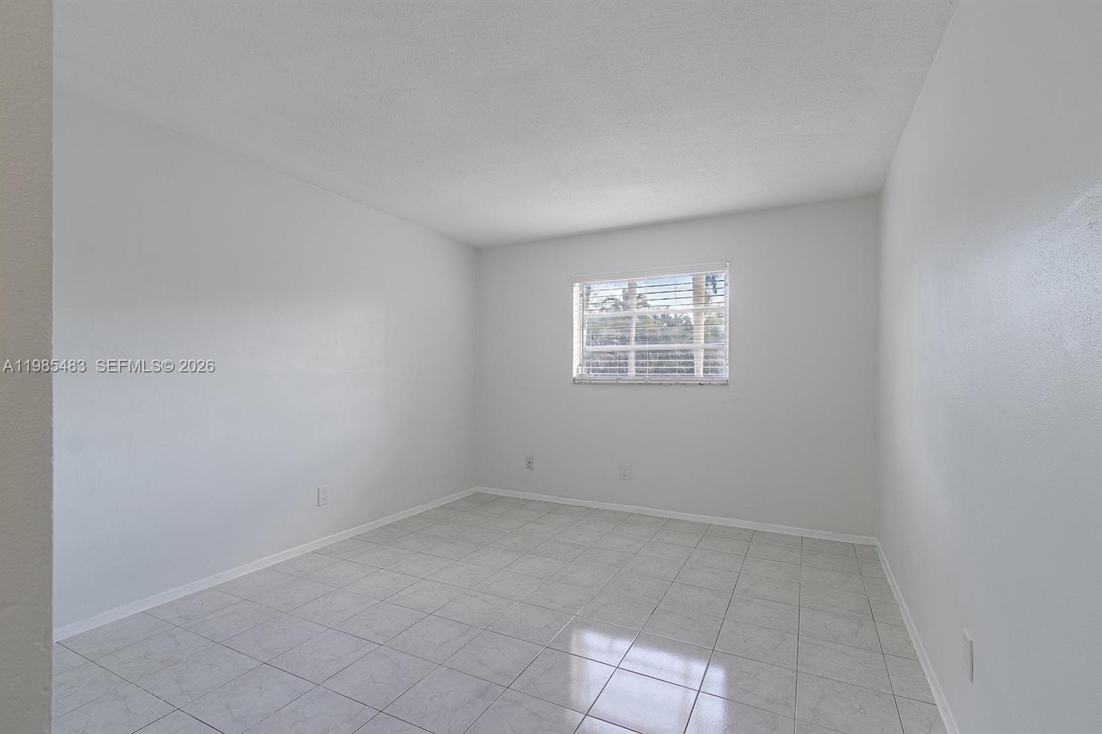 700 Layne Blvd # 118