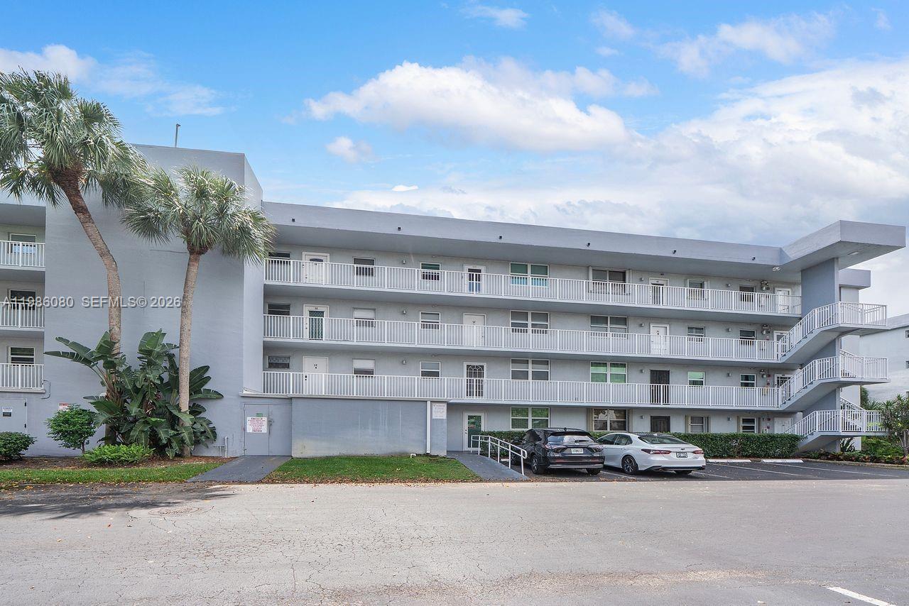 109 Royal Park Dr # 2F