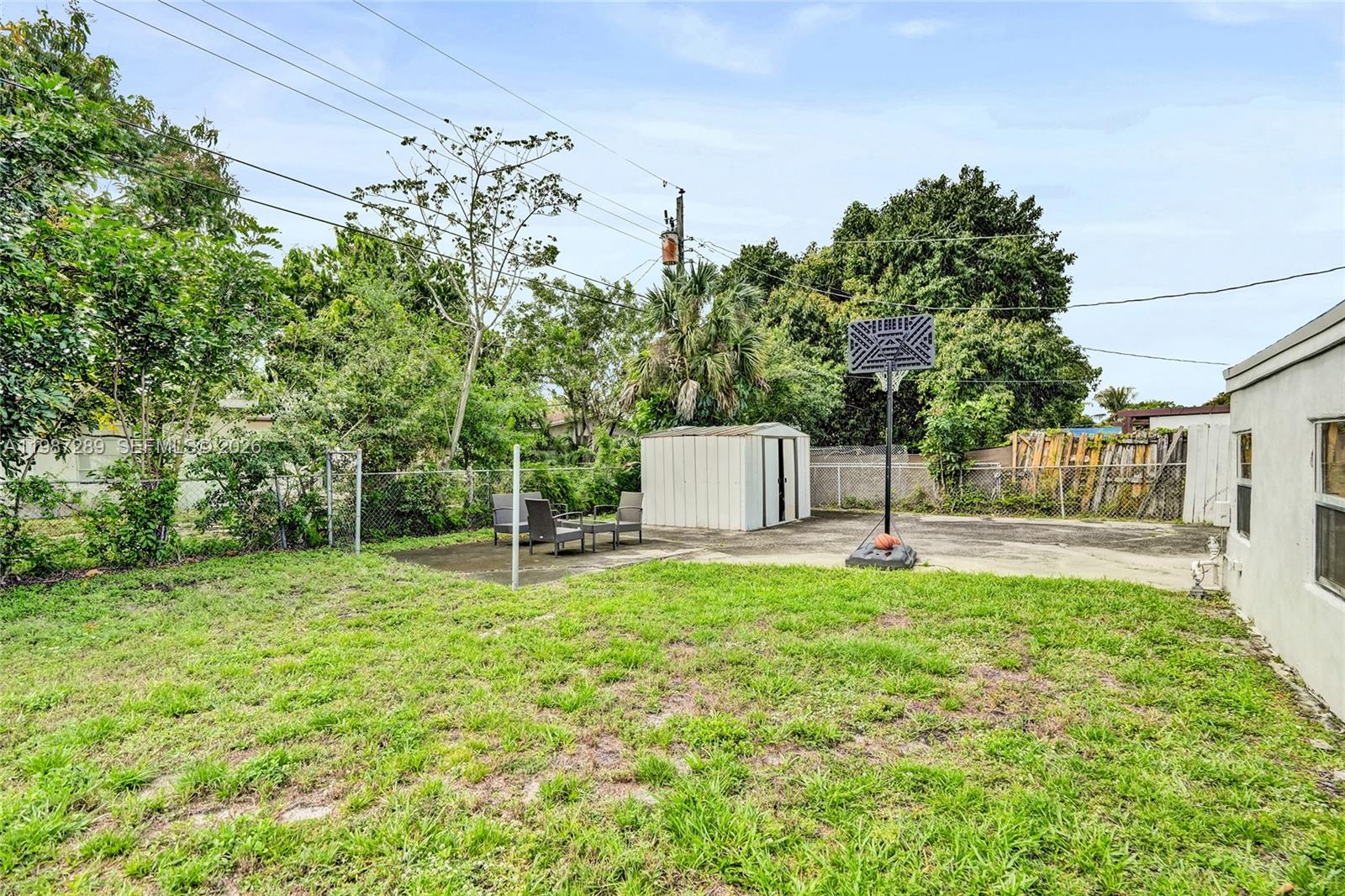 3320 NW 18th St