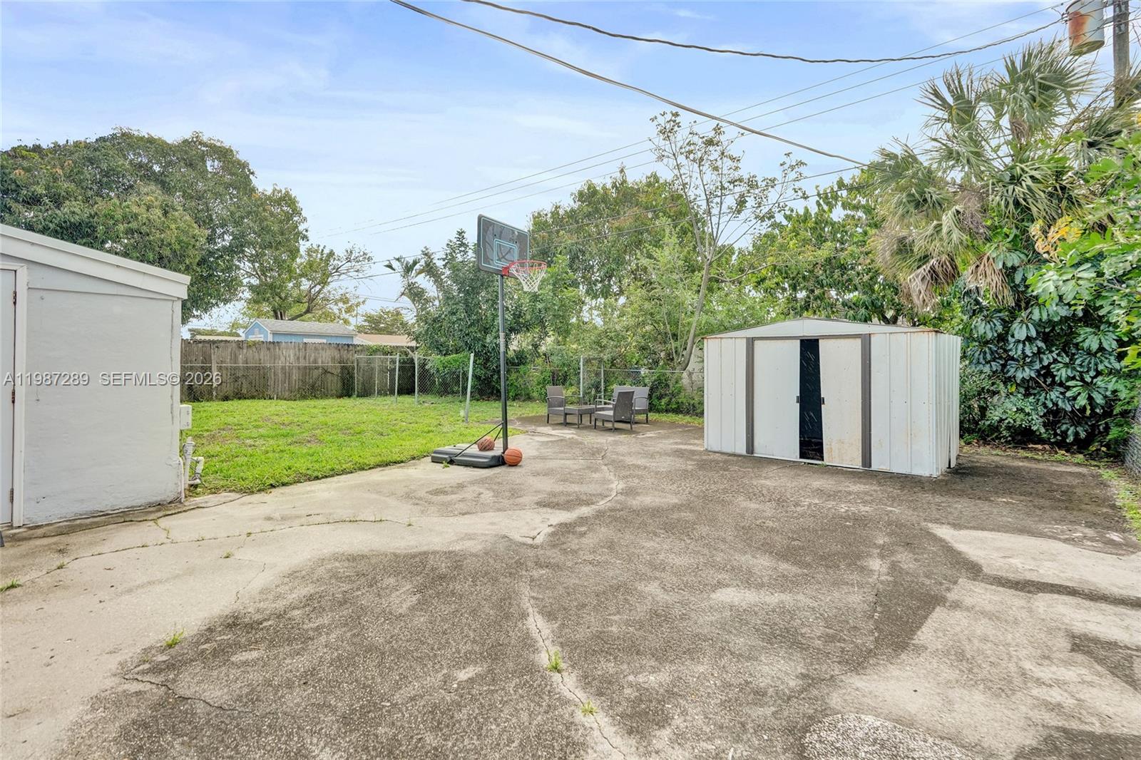 3320 NW 18th St