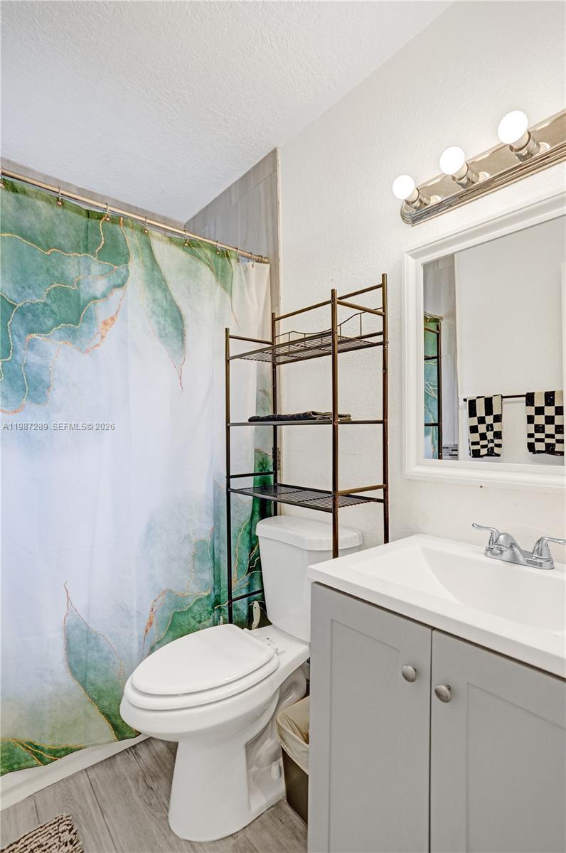 3320 NW 18th St