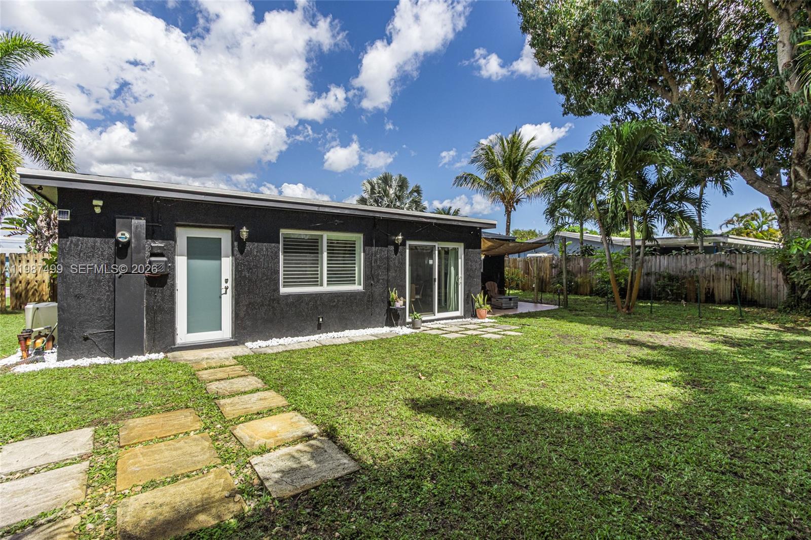 3460 SW 16th Ct