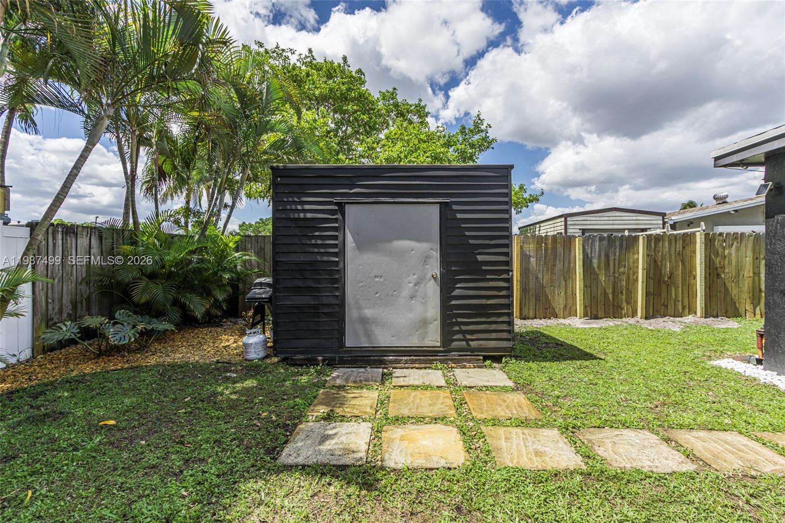 3460 SW 16th Ct