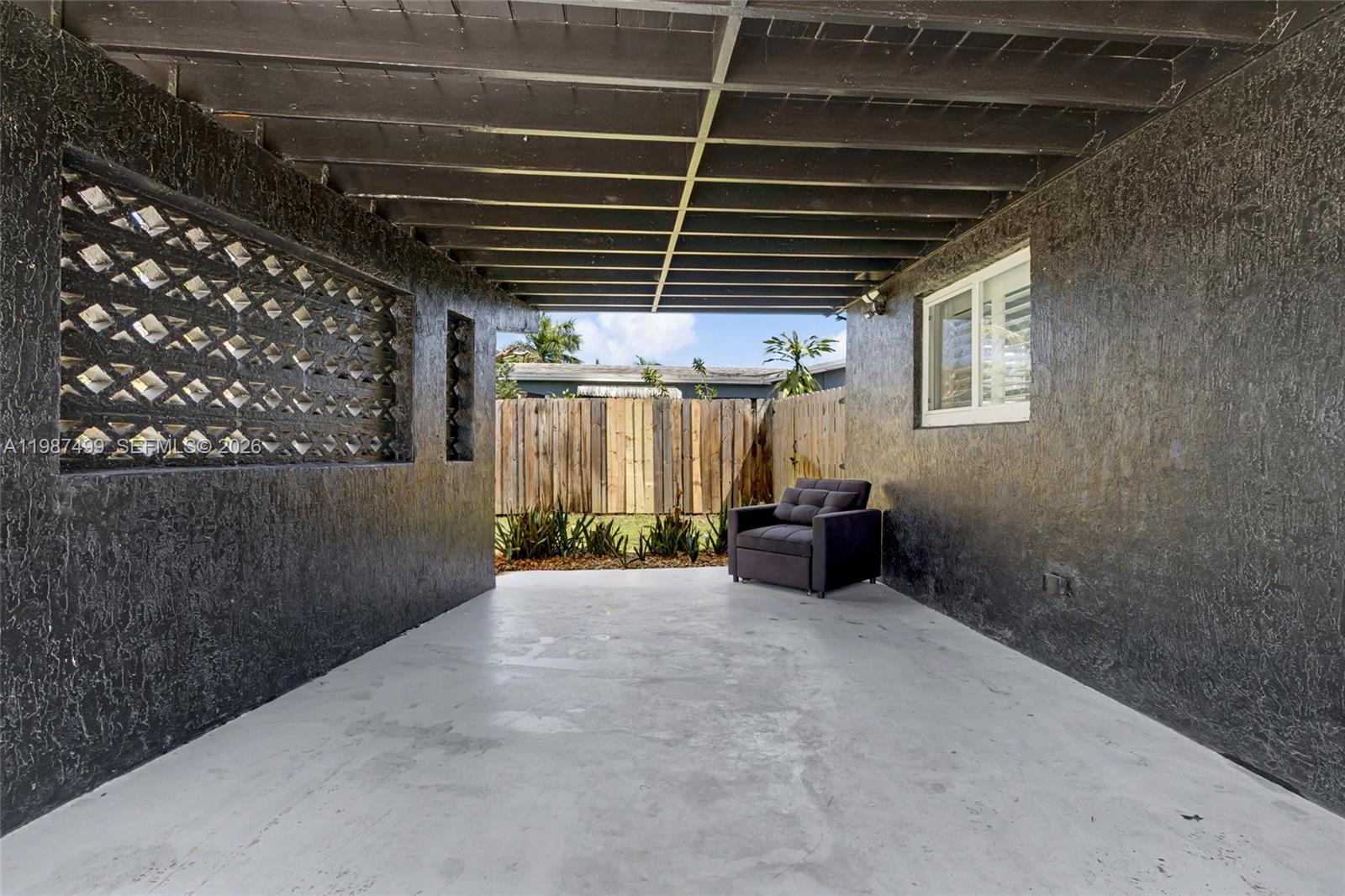 3460 SW 16th Ct
