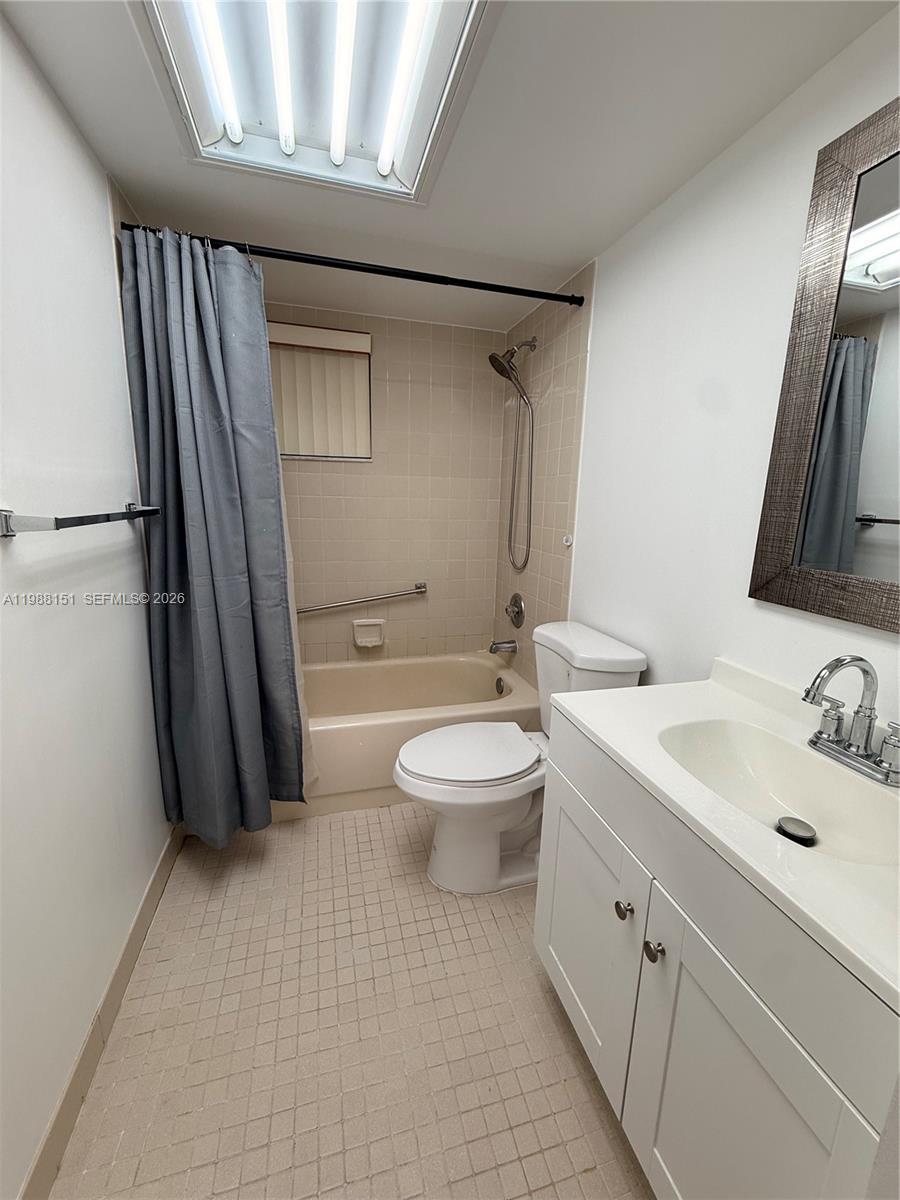 5130 Las Verdes Cir # 123