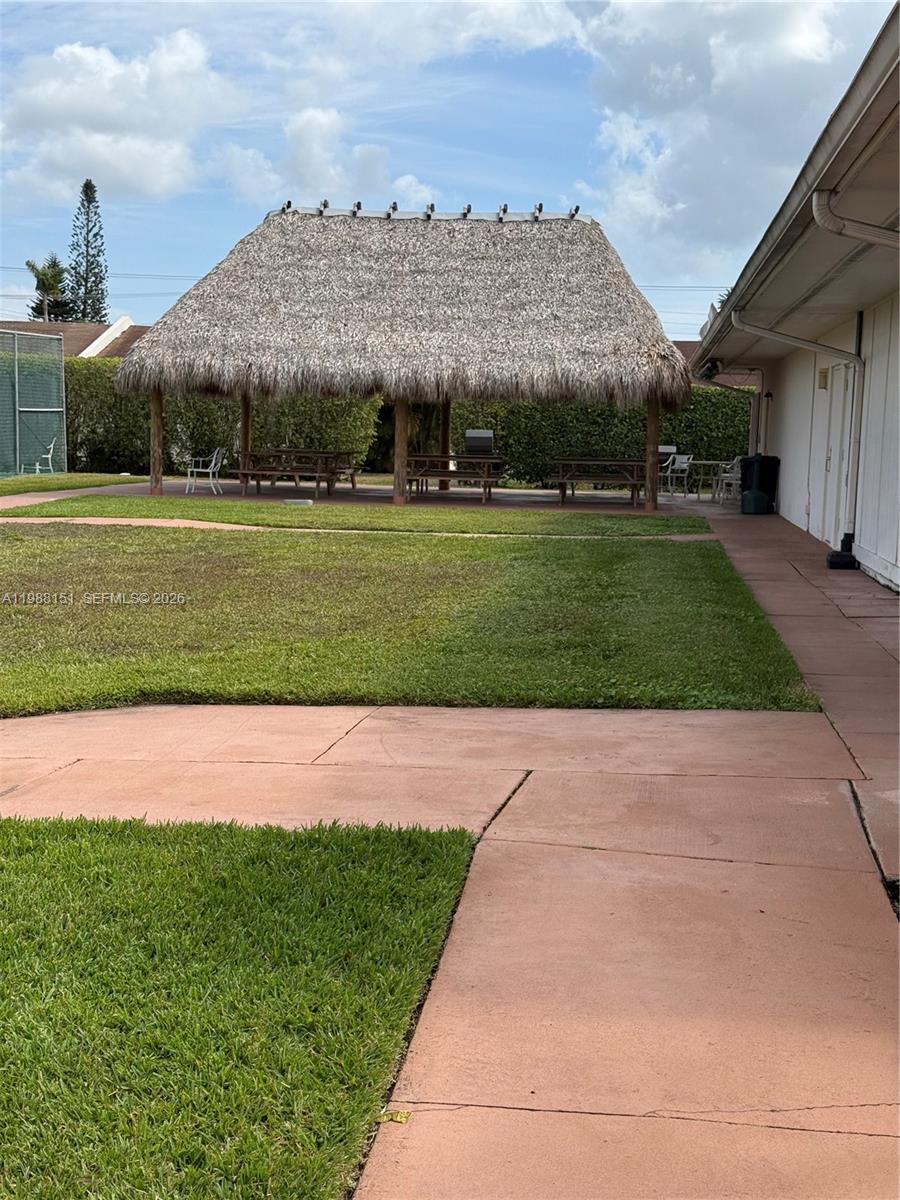 5130 Las Verdes Cir # 123