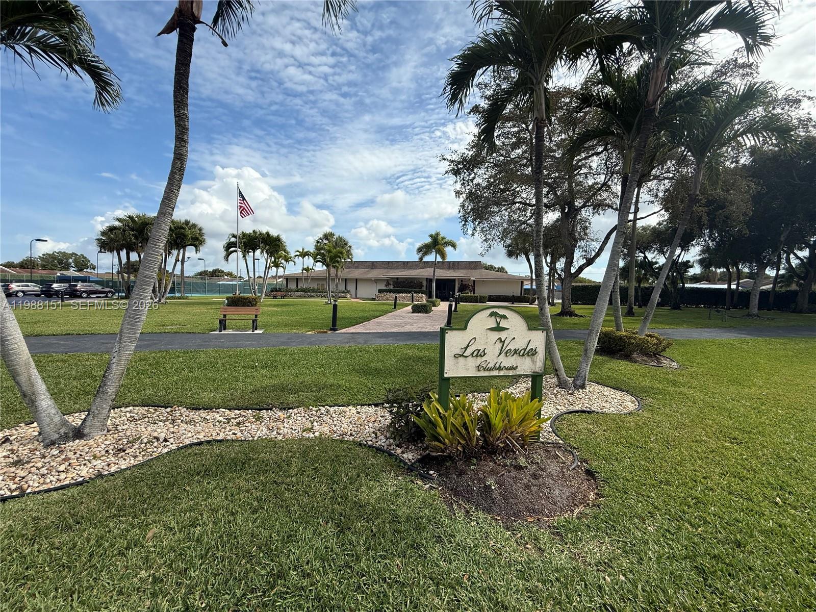 5130 Las Verdes Cir # 123